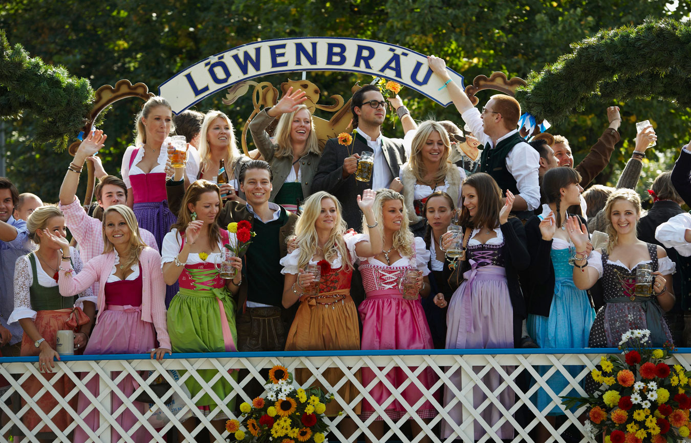 Einzug der Wiesnwirte Loewenbräu ©Foto Frank Bauer Octoberfest Munich Oktoberfest: packages for tour operators